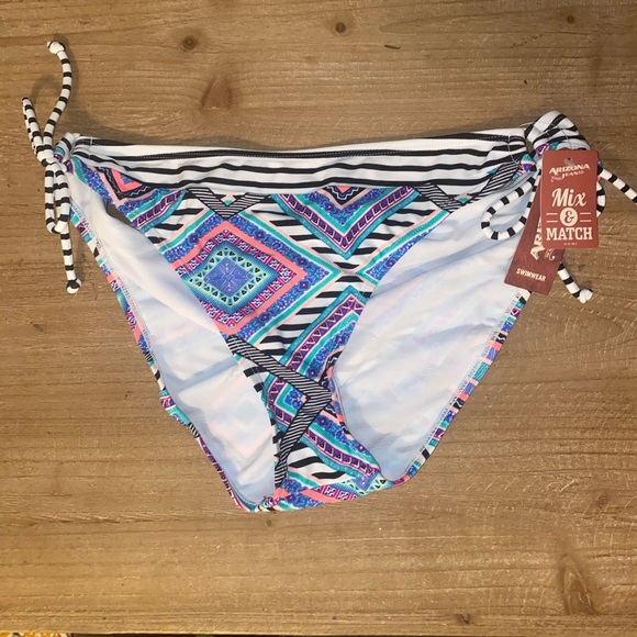 Bikini Set - Picture 3 of 3